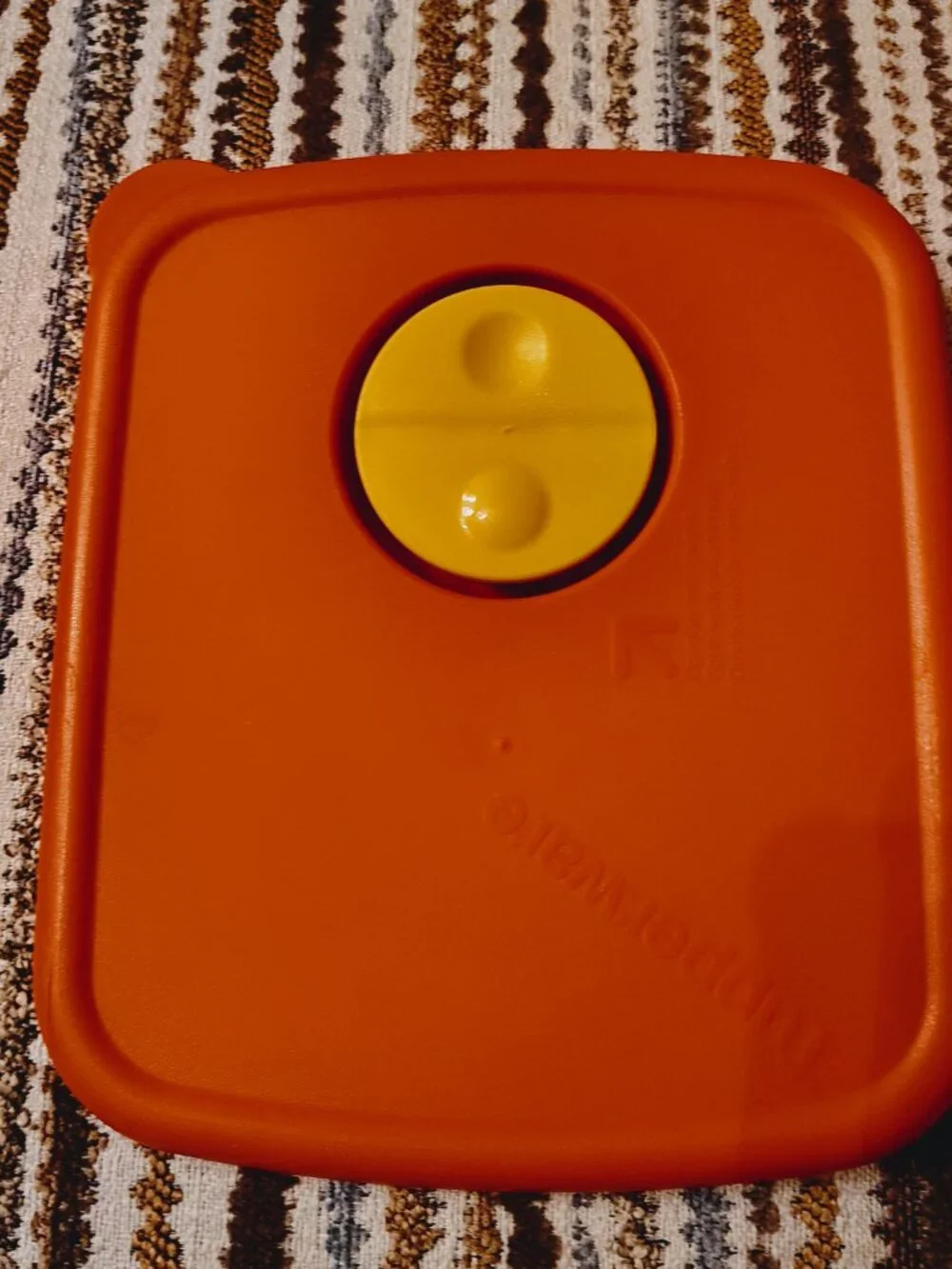Tupperware Rock N Serve Lot Of 2 Replacement Lids 3386A-4 Vented Red